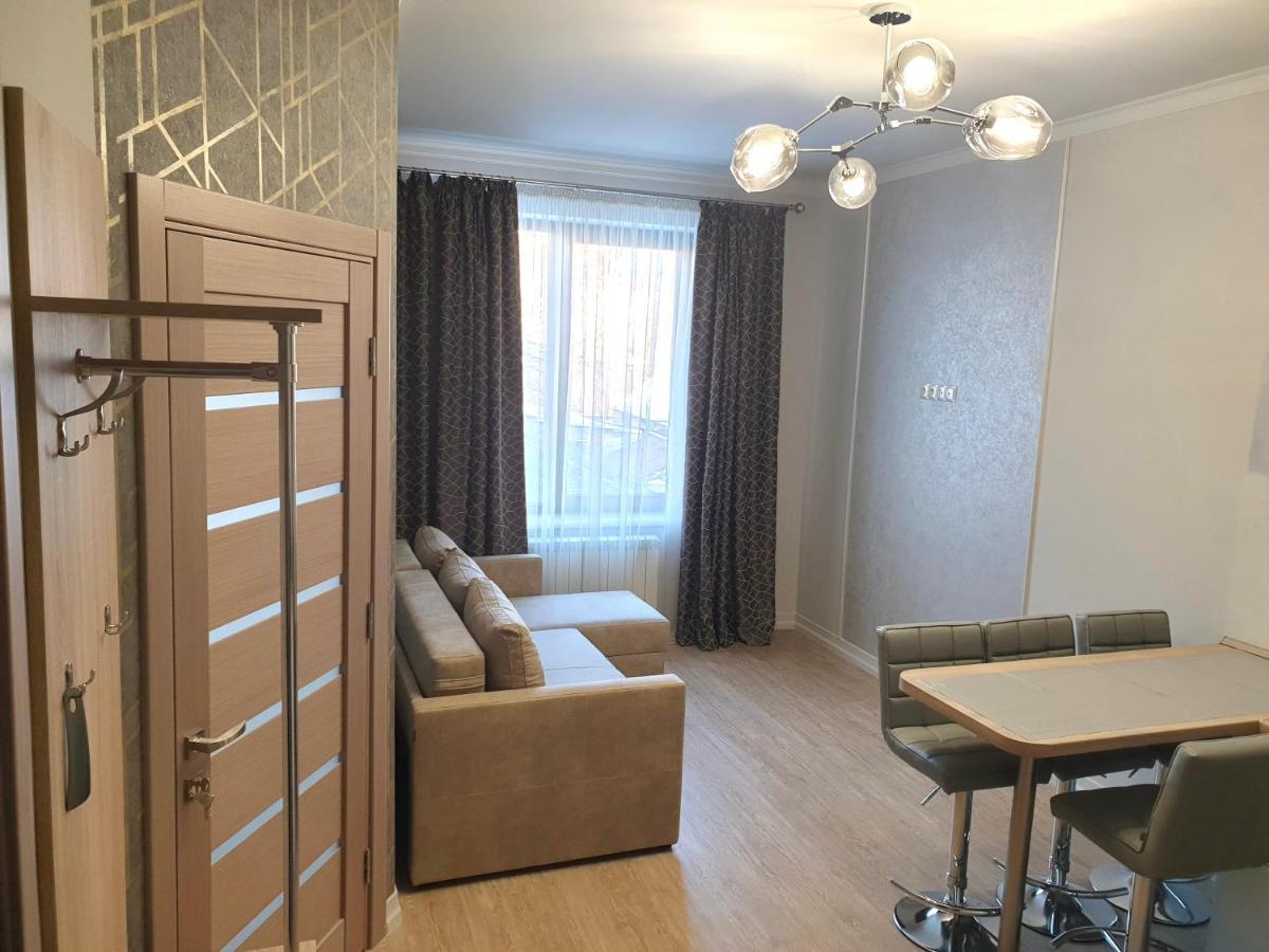 Apartment Sweethome 1 Free Parking Uzhhorod Exterior photo