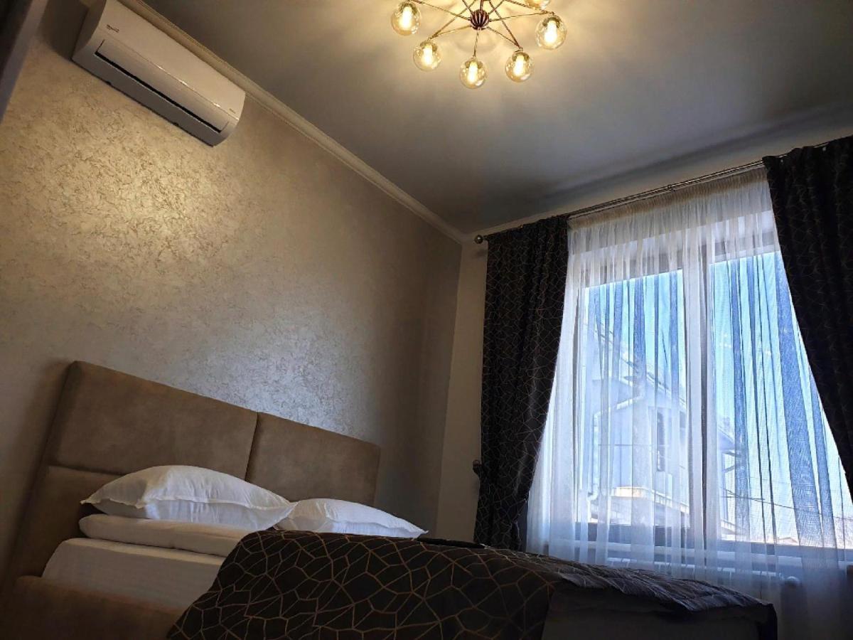 Apartment Sweethome 1 Free Parking Uzhhorod Exterior photo